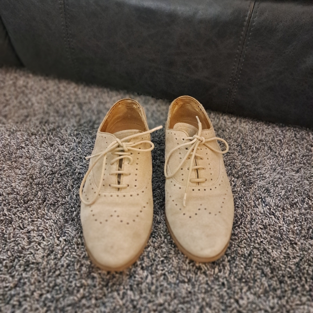 Women's Beige Suede Wingtip Oxford Lace-Up Shoes